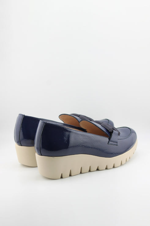 Wonders Chain Detail Patent Wedge Loafer